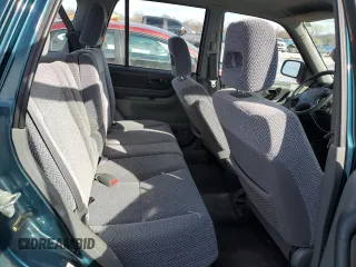 1998 Honda CR-V LX with VIN JHLRD184XWC107298, listed as a Copart auction lot 88753885 with 142,847 mi miles and Salvage Title. Bid and sale history available at carsss.com. Image 10.