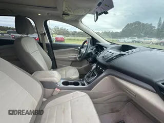 2013 Ford Escape SE с VIN 1FMCU9G95DUD25554, выставлен на аукционе Copart как лот 76806584 с пробегом Не указан миль и Чистый • Clean title. История ставок и продаж доступна на DreamBid. Изображение 5.