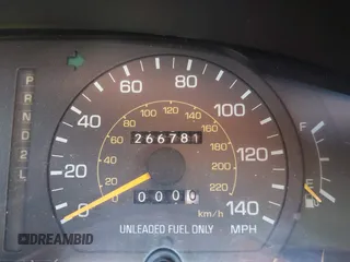 1996 Toyota Camry DX with VIN JT2BG12KXT0407961, listed as a IAAI auction lot 41511138 with 266,781 mi miles. Bid and sale history available at carsss.com. Image 7.