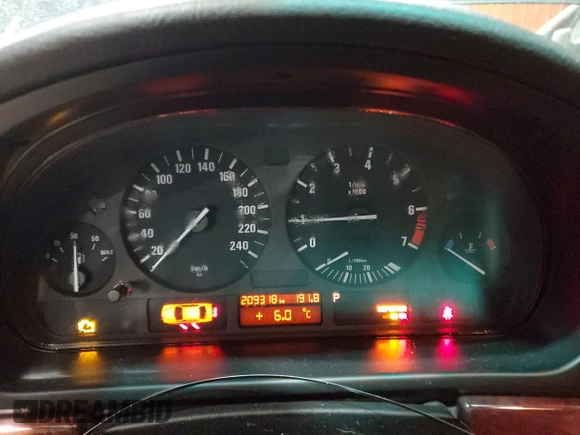 2000 BMW 5 Series 528iA with VIN WBADM6349YGU17950, listed as a Copart auction lot 84506464 with 209,318 mi miles and Salvage Title. Bid and sale history available at carsss.com. Image 9.