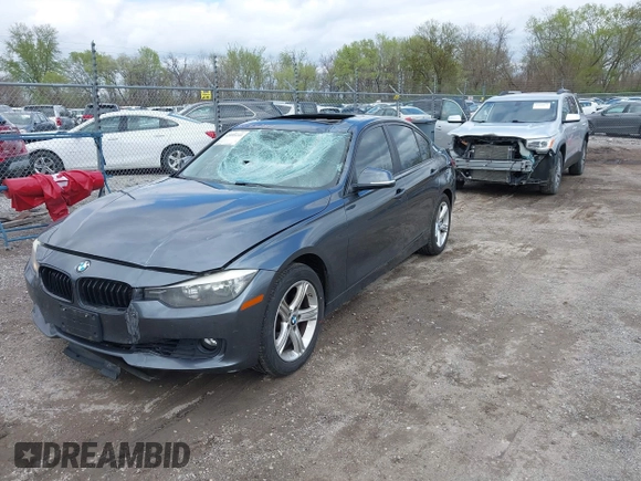 2015 BMW 3 Series 328i xDrive с VIN WBA3B5G52FNS14325, выставлен на аукционе IAAI как лот 42095241 с пробегом 95 726 миль миль и . История ставок и продаж доступна на DreamBid. Изображение 17.