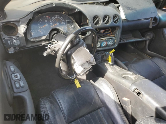 2002 Pontiac Firebird Formula z VIN 2G2FV22G522121744, wystawiony jako Copart lot #46989175 z przebiegiem Nie podano mil oraz Szkoda całkowita • Salvage title. Historia ofert i sprzedaży dostępna na DreamBid. Obrazek 8.