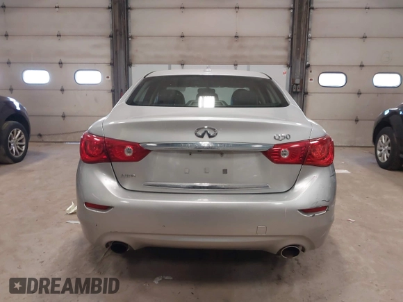 2015 Infiniti Q50 Premium with VIN JN1BV7AR3FM396154, listed as a IAAI auction lot 41978988 with 110,109 mi miles. Bid and sale history available at carsss.com. Image 16.