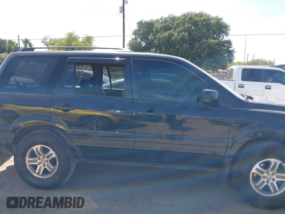 2005 Honda Pilot EX with VIN 5FNYF18475B002951, listed as a IAAI auction lot 42049908 with Not Provided miles. Bid and sale history available at carsss.com. Image 13.