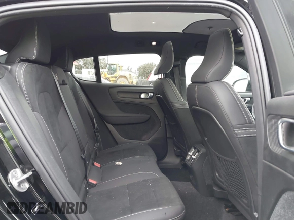2023 Volvo C40 Recharge Pure Electric Plus with VIN YV4ED3GL8P2054475, listed as a IAAI auction lot 41773276 with 29,835 mi miles. Bid and sale history available at carsss.com. Image 8.