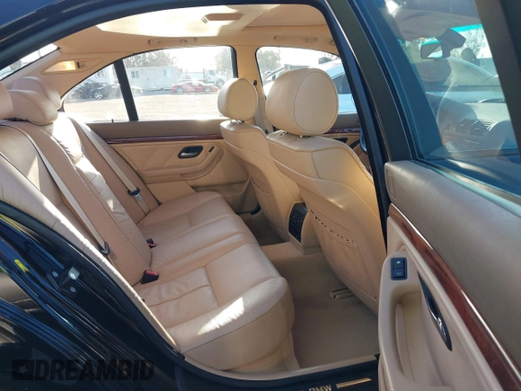 2000 BMW 5 Series 528iA with VIN WBADM6343YGU12629, listed as a IAAI auction lot 41963814 with 206,922 mi miles. Bid and sale history available at carsss.com. Image 8.