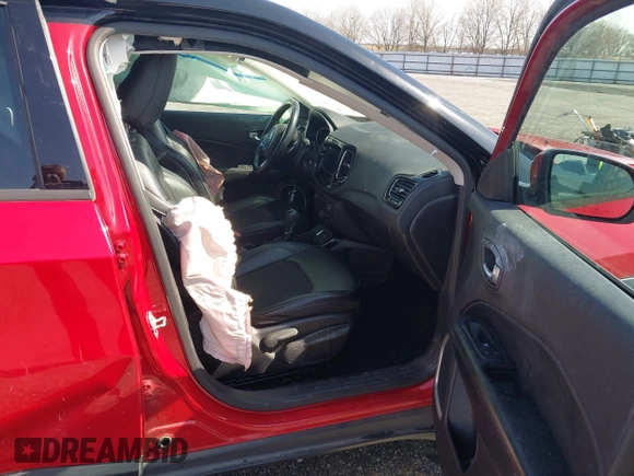 2020 Jeep Compass Altitude с VIN 3C4NJCBB4LT141082, выставлен на аукционе IAAI как лот 41553489 с пробегом 73 721 миль миль и . История ставок и продаж доступна на DreamBid. Изображение 5.