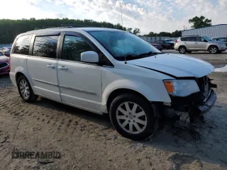 2013 Chrysler Town & Country Touring z VIN 2C4RC1BG3DR674413, wystawiony jako Copart lot #55902355 z przebiegiem 131 434 mil mil oraz Szkoda całkowita • Salvage title. Historia ofert i sprzedaży dostępna na DreamBid. Obrazek 4.