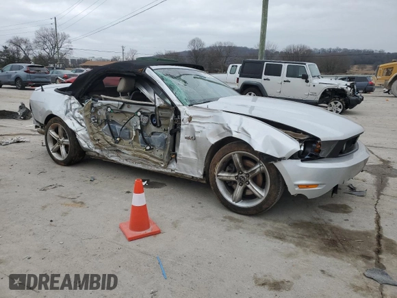 2011 Ford Mustang GT with VIN 1ZVBP8FF1B5132606, listed as a Copart auction lot 44077645 with 173,690 mi miles and Clean Title. Bid and sale history available at DreamBid. Image 4.
