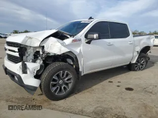 2021 Chevrolet Silverado 1500 RST with VIN 3GCUYEET4MG159681, listed as a Copart auction lot 47451705 with 107,966 mi miles and Salvage Title. Bid and sale history available at carsss.com. Image 1.