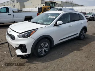 2020 Kia Niro LXS with VIN KNDCB3LC4L5421547, listed as a Copart auction lot 51201715 with 31,846 mi miles and Clean Title. Bid and sale history available at carsss.com. Image 1.