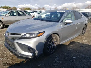 2022 Toyota Camry SE with VIN 4T1T11AK9NU664180, listed as a Copart auction lot 44290215 with 37,524 mi miles and Salvage Title. Bid and sale history available at carsss.com. Image 1.