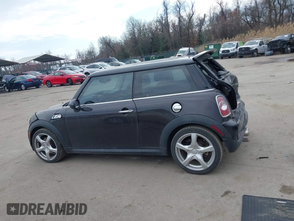 2013 MINI Hardtop S z VIN WMWSV3C51DT393480, wystawiony jako IAAI lot #41875837 z przebiegiem 117 157 mil mil oraz . Historia ofert i sprzedaży dostępna na DreamBid. Obrazek 14.