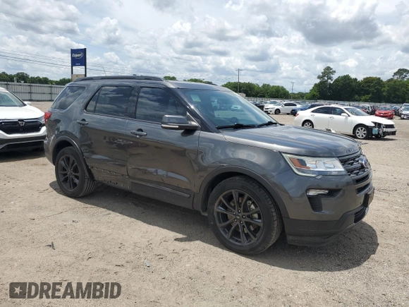 2018 Ford Explorer XLT z VIN 1FM5K7D89JGB42134, wystawiony jako Copart lot #58196355 z przebiegiem 92 873 mil mil oraz Szkoda całkowita • Salvage title. Historia ofert i sprzedaży dostępna na DreamBid. Obrazek 4.