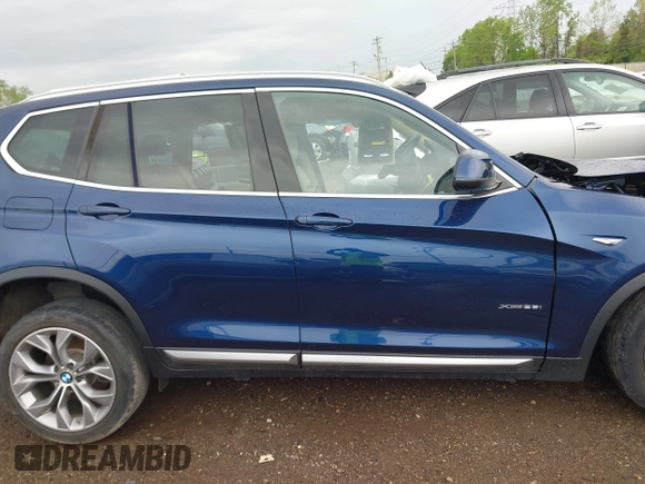 2017 BMW X3 xDrive28i z VIN 5UXWX9C50H0T09821, wystawiony jako IAAI lot #42171906 z przebiegiem Nie podano mil oraz . Historia ofert i sprzedaży dostępna na DreamBid. Obrazek 14.