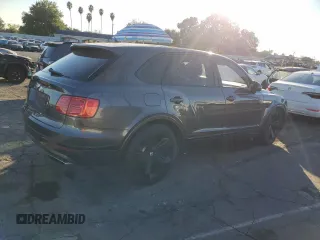 2018 Bentley Bentayga Signature z VIN SJAAC2ZV7JC019555, wystawiony jako Copart lot #88089665 z przebiegiem 50 323 mil mil oraz Szkody całkowita. Historia ofert i sprzedaży dostępna na DreamBid. Obrazek 3.