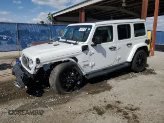 2024 Jeep Wrangler Sahara z VIN 1C4RJXP65RW237343, wystawiony jako Copart lot #51069255 z przebiegiem 21 960 mil mil oraz Nie do naprawy • Non repairable. Historia ofert i sprzedaży dostępna na DreamBid. Obrazek 1.