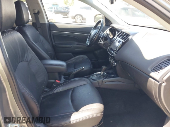 2016 Mitsubishi Outlander SEL z VIN JA4AP4AW5GZ028306, wystawiony jako IAAI lot #42304593 z przebiegiem 138 595 mil mil oraz . Historia ofert i sprzedaży dostępna na DreamBid. Obrazek 5.