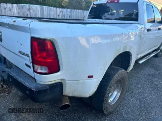 2016 Ram 3500 Tradesman z VIN 3C63RRGLXGG155224, wystawiony jako Copart lot #82751474 z przebiegiem 201 828 mil mil oraz Czysty tytuł • Clean title. Historia ofert i sprzedaży dostępna na DreamBid. Obrazek 4.