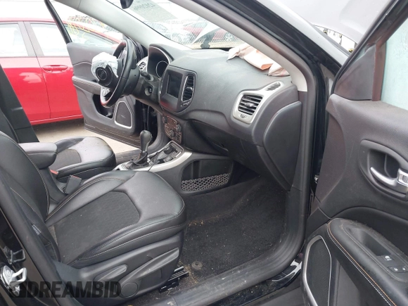 2018 Jeep Compass Altitude with VIN 3C4NJDBB9JT202297, listed as a IAAI auction lot 42020996 with 59,461 mi miles and . Bid and sale history available at DreamBid. Image 5.