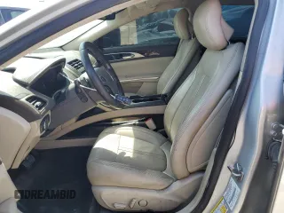2016 Lincoln MKZ z VIN 3LN6L2GK2GR623601, wystawiony jako Copart lot #43823305 z przebiegiem 106 360 mil mil oraz Szkoda całkowita • Salvage title. Historia ofert i sprzedaży dostępna na DreamBid. Obrazek 7.