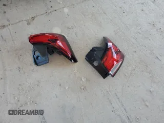 2024 Chevrolet Equinox RS z VIN 3GNAXMEG5RS217098, wystawiony jako Copart lot #58026325 z przebiegiem 10 744 mil mil oraz Nie do naprawy • Non repairable. Historia ofert i sprzedaży dostępna na DreamBid. Obrazek 13.