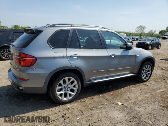 2011 BMW X5 35i z VIN 5UXZV4C55BL413040, wystawiony jako Copart lot #55246415 z przebiegiem 184 352 mil mil oraz Czysty tytuł • Clean title. Historia ofert i sprzedaży dostępna na DreamBid. Obrazek 3.