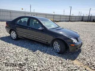 2005 Mercedes-Benz C 240 с VIN WDBRF81J75F705005, выставлен на аукционе Copart как лот 61305545 с пробегом 100 541 миль миль и Списание • Salvage title. История ставок и продаж доступна на DreamBid. Изображение 4.