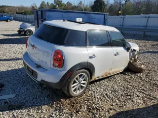 2015 MINI Countryman with VIN WMWZB3C51FWR44600, listed as a Copart auction lot 49440555 with 105,650 mi miles and Clean Title. Bid and sale history available at DreamBid. Image 3.