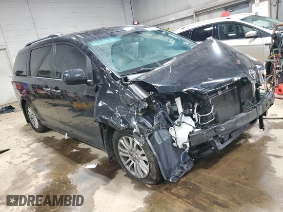 2017 Toyota Sienna XLE Auto Access Seat with VIN 5TDYZ3DC2HS819440, listed as a Copart auction lot 49140795 with Not provided miles and Salvage title. Bid and sale history available at DreamBid. Image 4.