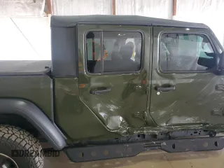 2023 Jeep Gladiator Rubicon with VIN 1C6JJTBGXPL537729, listed as a Copart auction lot 53788625 with 17,568 mi miles and Salvage title. Bid and sale history available at DreamBid. Image 10.
