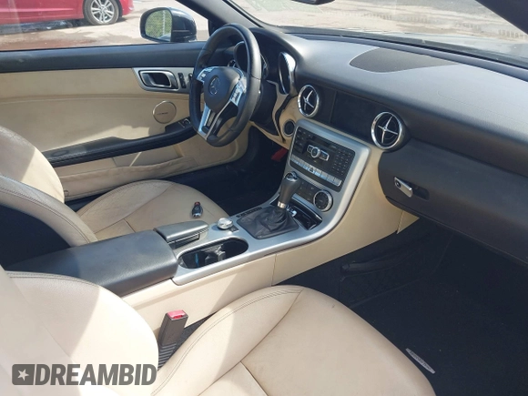 2013 Mercedes-Benz SLK 250 z VIN WDDPK4HA5DF059891, wystawiony jako IAAI lot #42015777 z przebiegiem 79 255 mil mil oraz . Historia ofert i sprzedaży dostępna na DreamBid. Obrazek 8.
