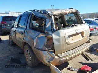 2005 Honda Pilot EX with VIN 5FNYF18475B044570, listed as a IAAI auction lot 41728694 with 200,585 mi miles. Bid and sale history available at carsss.com. Image 3.