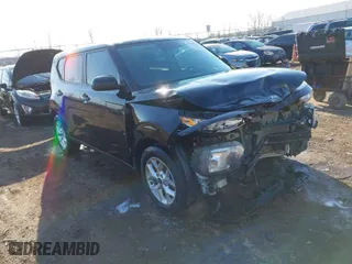 2021 Kia Soul LX with VIN KNDJ23AU6M7134798, listed as a IAAI auction lot 41770206 with 106,645 mi miles. Bid and sale history available at carsss.com. Image 1.