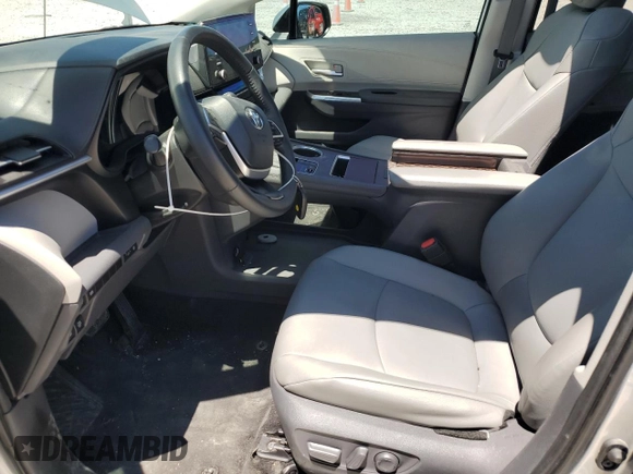 2021 Toyota Sienna XLE with VIN 5TDYRKEC0MS068583, listed as a Copart auction lot 53521605 with 66,162 mi miles and Salvage title. Bid and sale history available at DreamBid. Image 7.