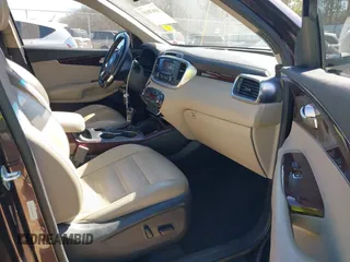 2016 Kia Sorento EX with VIN 5XYPH4A50GG043914, listed as a IAAI auction lot 41670153 with 113,121 mi miles. Bid and sale history available at carsss.com. Image 5.
