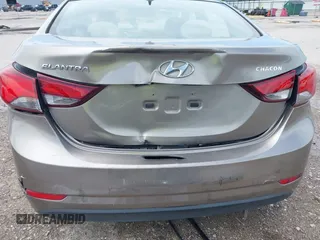 2016 Hyundai Elantra SE z VIN 5NPDH4AEXGH797608, wystawiony jako IAAI lot #42432065 z przebiegiem 139 861 mil mil oraz . Historia ofert i sprzedaży dostępna na DreamBid. Obrazek 6.