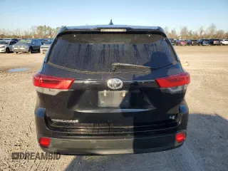 2017 Toyota Highlander LE with VIN 5TDZZRFH4HS233645, listed as a Copart auction lot 48684015 with 113,418 mi miles and Salvage title. Bid and sale history available at DreamBid. Image 6.
