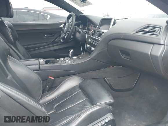 2013 BMW M6 z VIN WBSLX9C55DC968497, wystawiony jako IAAI lot #41863884 z przebiegiem 128 241 mil mil oraz . Historia ofert i sprzedaży dostępna na DreamBid. Obrazek 5.