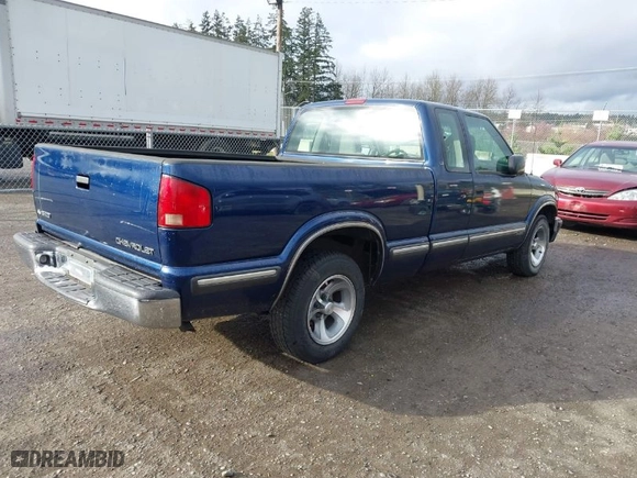 1999 Chevrolet S-10 LS with VIN 1GCCS19X9XK206722, listed as a IAAI auction lot 41763098 with 127,684 mi miles. Bid and sale history available at carsss.com. Image 4.
