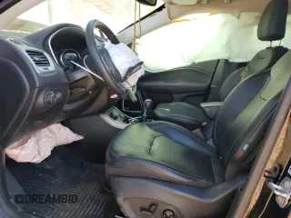 2019 Jeep Compass High Altitude z VIN 3C4NJDCBXKT670605, wystawiony jako Copart lot #84103494 z przebiegiem 76 347 mil mil oraz Szkoda całkowita • Salvage title. Historia ofert i sprzedaży dostępna na DreamBid. Obrazek 7.