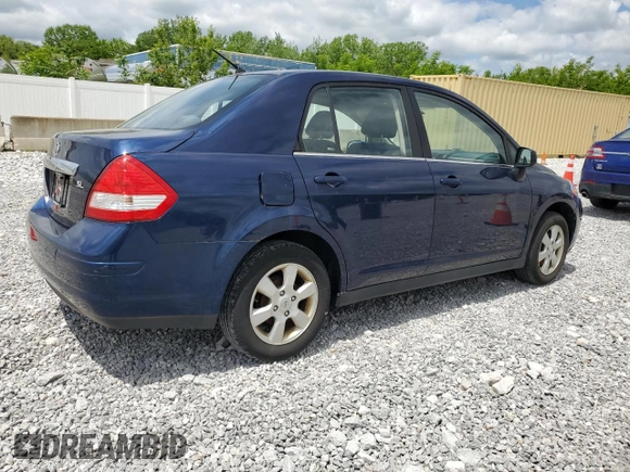 2009 Nissan Versa S z VIN 3N1BC11E89L361883, wystawiony jako Copart lot #57121985 z przebiegiem 204 638 mil mil oraz Czysty tytuł • Clean title. Historia ofert i sprzedaży dostępna na DreamBid. Obrazek 3.