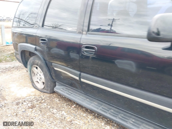2005 Chevrolet Tahoe LT with VIN 1GNEC13T45R181817, listed as a IAAI auction lot 41607441 with 280,024 mi miles. Bid and sale history available at carsss.com. Image 6.