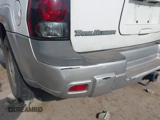 2004 Chevrolet TrailBlazer LS with VIN 1GNDT13S442417473, listed as a IAAI auction lot 42068833 with 284,892 mi miles. Bid and sale history available at carsss.com. Image 12.
