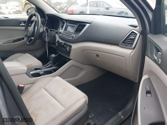 2016 Hyundai Tucson SE with VIN KM8J33A44GU176739, listed as a IAAI auction lot 41901421 with 85,377 mi miles. Bid and sale history available at carsss.com. Image 5.