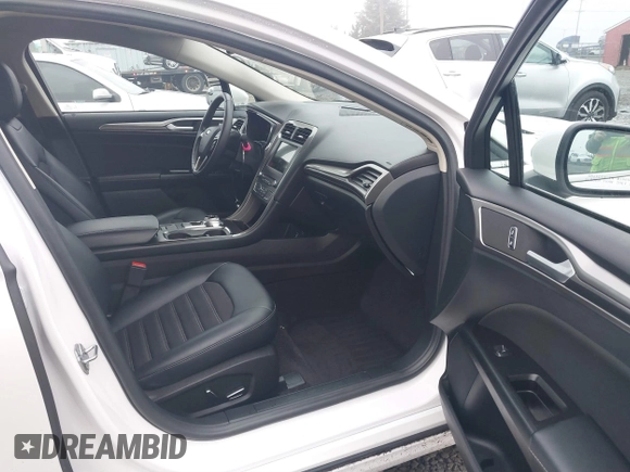 2017 Ford Fusion SE z VIN 3FA6P0H71HR201799, wystawiony jako IAAI lot #41346018 z przebiegiem 51 126 mil mil oraz . Historia ofert i sprzedaży dostępna na DreamBid. Obrazek 5.