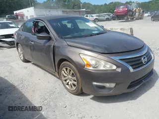 2013 Nissan Altima SV with VIN 1N4AL3AP9DN488209, listed as a IAAI auction lot 42633124 with 204,652 mi miles and . Bid and sale history available at DreamBid. Image 1.