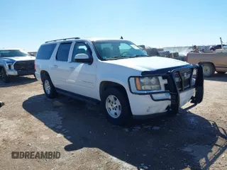 2007 Chevrolet Suburban LS with VIN 1GNFC16097J174837, listed as a IAAI auction lot 41759926 with 217,309 mi miles. Bid and sale history available at carsss.com. Image 1.