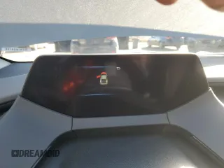 2024 Toyota Prius LE z VIN JTDACAAU2R3028428, wystawiony jako Copart lot #47221845 z przebiegiem Nie podano mil oraz Nie do naprawy • Non repairable. Historia ofert i sprzedaży dostępna na DreamBid. Obrazek 9.