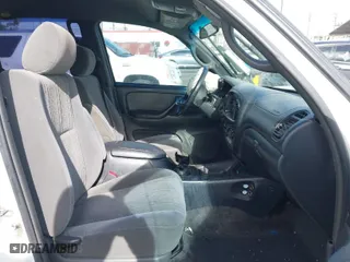 2005 Toyota Tundra SR5 with VIN 5TBET34115S469628, listed as a IAAI auction lot 40945137 with 1 mi miles. Bid and sale history available at carsss.com. Image 5.